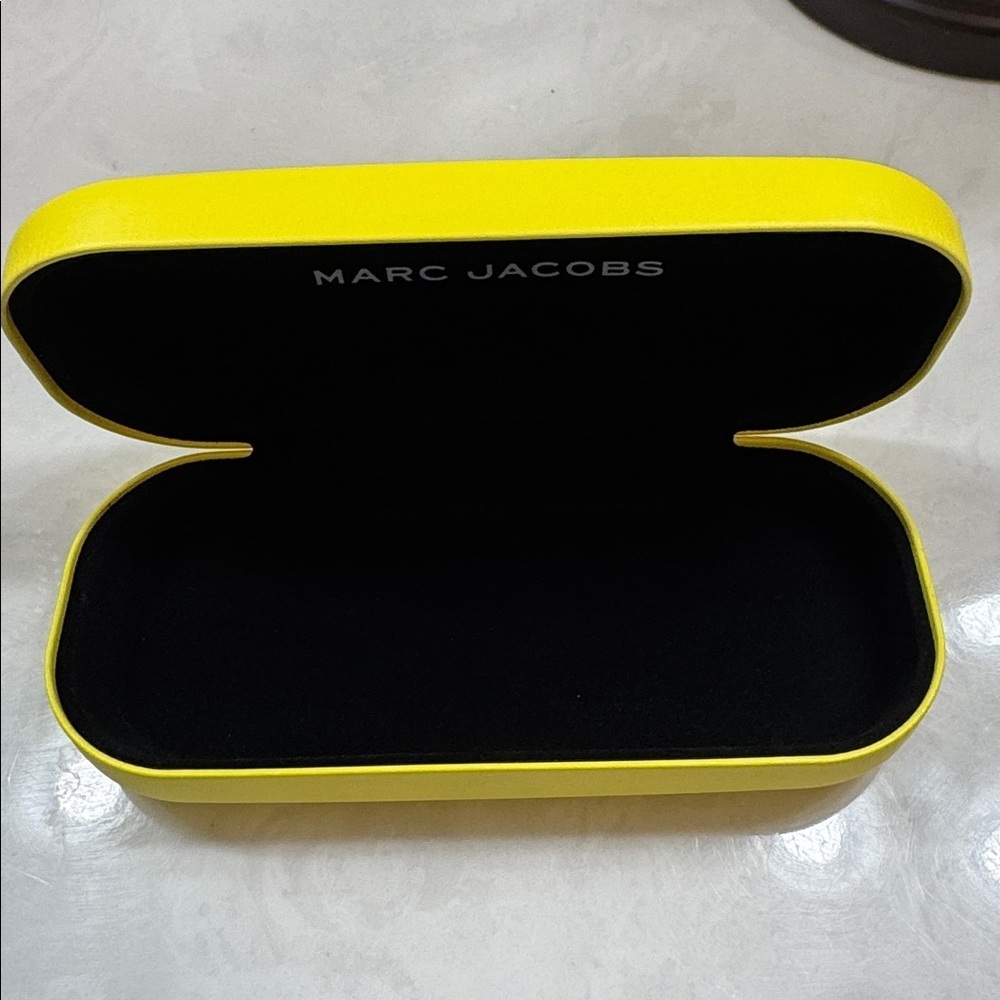 Marc Jacobs Vibrant Yellow Eyewear Case NWOT - Picture 3 of 5